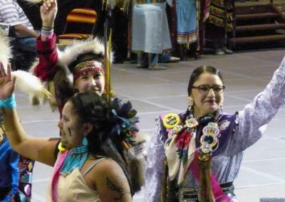 women waving