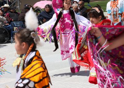 girls dancing