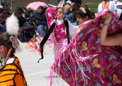 girls dancing